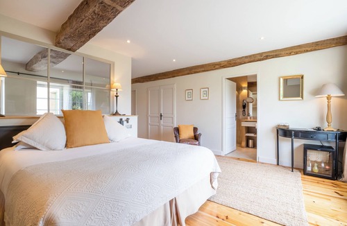 Aloxe-Corton Hotel | Villa Louise