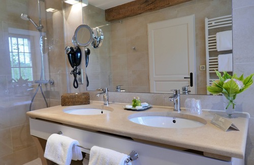 Aloxe-Corton Hotel | Villa Louise