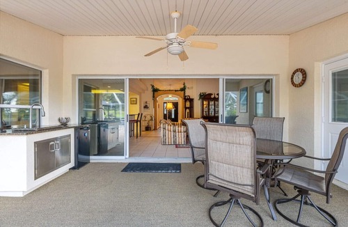 Inverness House | Villa Louise: Great outdoor area with pool & spa