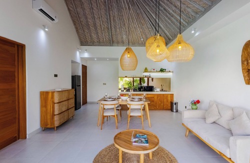 Padonan Villa | Villa Louna by Pertama Stay