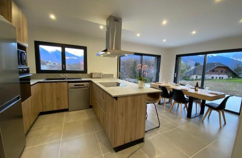 Mercury House | Villa Lounge