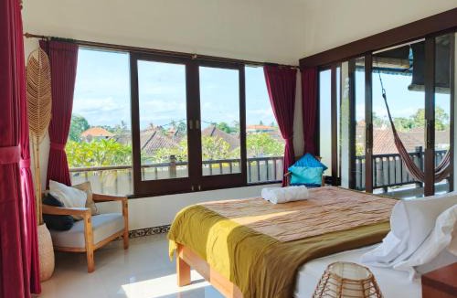 Singakerta Villa | Villa Luar Biasa - Entire 3BR Private Villa with Garden and Pool