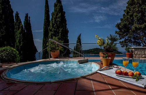 Dubrovnik House | Villa Luca close to downtown Dubrovnik with a private pool and great views