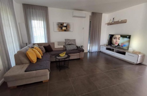 Poljica House | Villa Luca - Five Bedroom Villa with Outdoor Swimming Pool