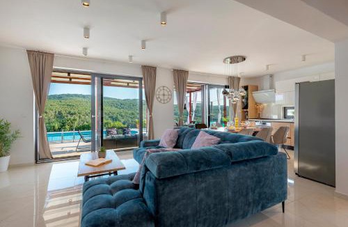 Donje Polje Villa | Villa LucaToni - heated pool