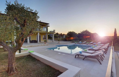 Rakalj Villa | Villa Luce del Sole with Pool