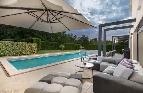 Kirmenjak Villa | Villa Luce Verde by Villsy - with pool, sauna and jacuzzi