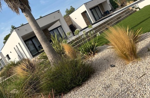 Quartier des Espesses Villa | VILLA LUMIERE