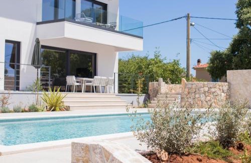 Garica Villa | Villa Lumiere