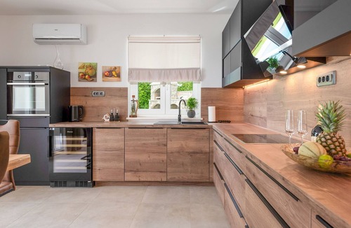 Rukavac House | Villa Luni by Interhome