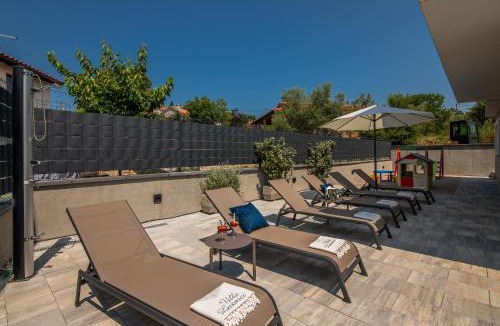 Linardici Villa | Villa Lusarci with pool