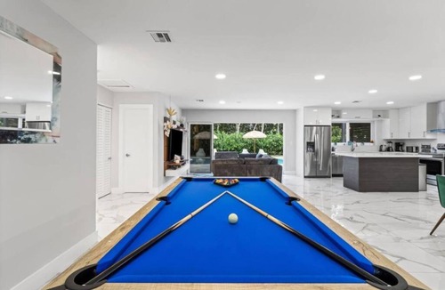 Ojus Villa | Villa Luxe - Modern by Glam Homes