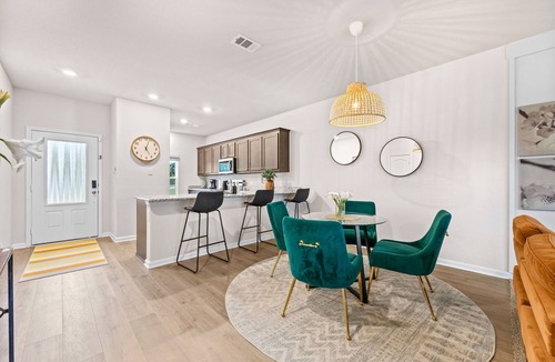Dallas Villa | Villa, Luxury 5BRM, Sleeps 13, Backyard, Dallas TX