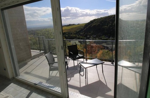 Barr Villa | Villa-Luxury-Ensuite with Bath-Terrace-Barr