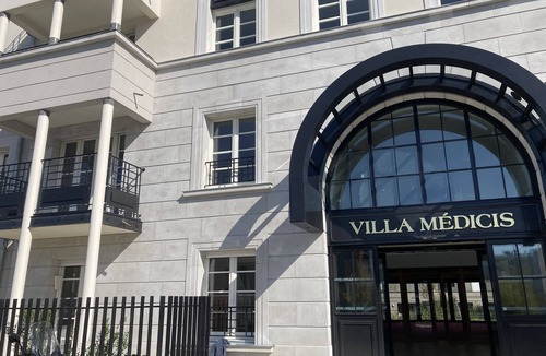 Saint-Cyr-l'Ecole Apartment | Villa Médicis Saint-Cyr-L'école