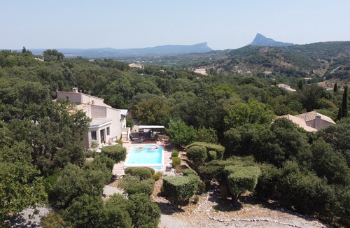Saint-Martin-de-Londres Villa | Villa Mas de Bouis - Beautiful large holiday home with views