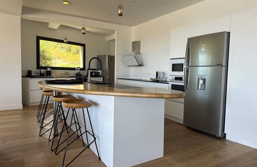 Pianotolli-Caldarello House | Villa Marcelle suspended pool with sea view