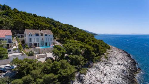 Krizni rat Apartment | Villa Madeleine Hvar