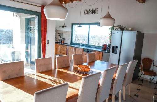 Castelnau-de-Montmiral Villa | Villa Magarre Climatisée, Piscine Chauffée, Spa, dans un Cadre Naturel Envoûtant
