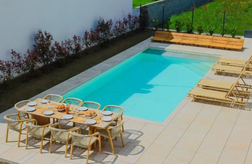 Le Bernard Villa | Villa magnifique climatisée 4 chambres, 4 salles de bain avec piscine chauffée, salle de sport proche mer
