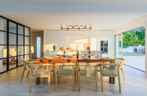 Le Bernard Villa | Villa magnifique climatisée 4 chambres, 4 salles de bain avec piscine chauffée, salle de sport proche mer