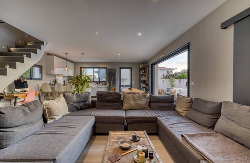 Mauguio Villa | Villa 'Maison Melgorienne' with Private Pool and Wi-Fi