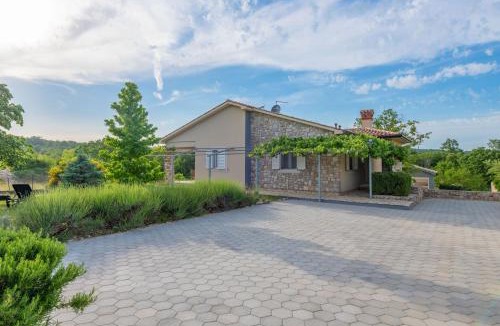 Marceljani House | Villa Maja, an ideal Summer hideaway for Families and Friends