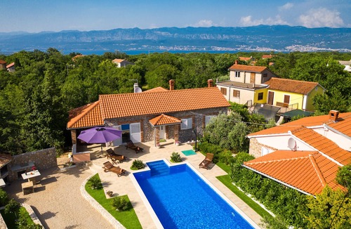 Sveti Vid Dobrinjski Villa | Villa Maja with private swimming pool