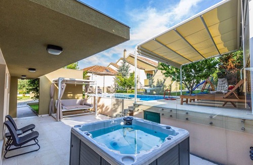 Poljica Villa | Villa Majia - Four Bedroom Villa, Sleeps 10