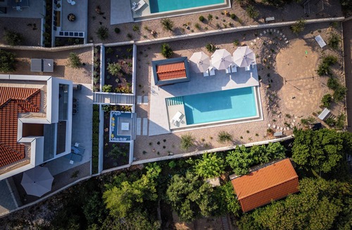 Vrbnik Villa | Villa Manatis - Sand Court, Infinity Pool & Sauna