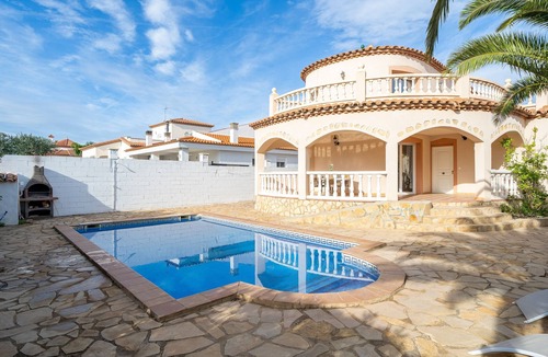 Miami Platja Villa | Villa "Manuela" with Pool & Terraces
