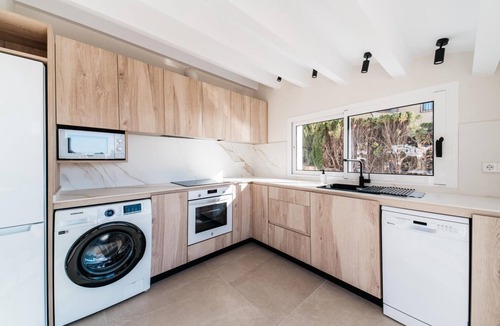 Calpe Villa | Villa 'Mar - Bassetes' with Sea Views, Wi-Fi and Air Conditioning