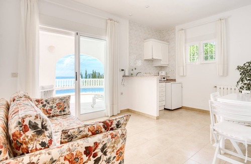 Arnella Villa | Villa 'Mar' with Sea View, Wi-Fi and Air Conditioning