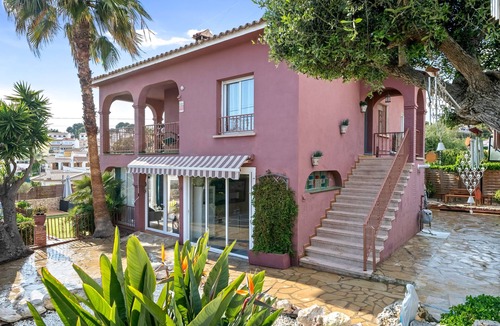 Cunit Villa | Villa 'Maravillosa' with Mountain View, Private Pool and Wi-Fi