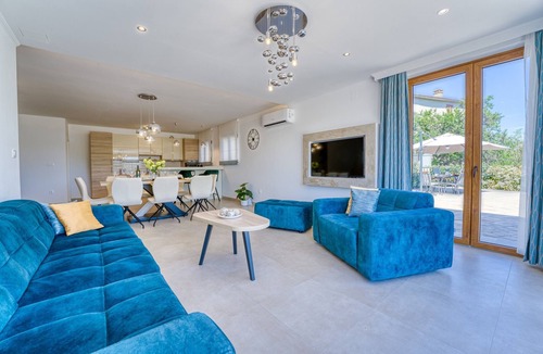 Sveti Anton House | Villa Mare With Private Pool And Garden, Malinska, Croatia