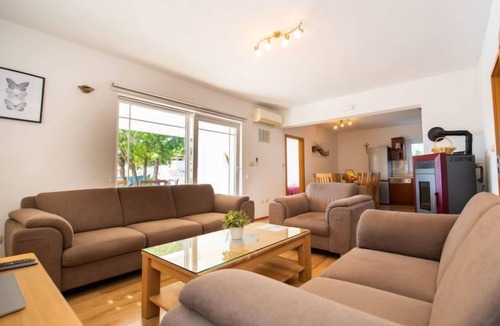 Donji Prolozac House | Villa Maria by Interhome