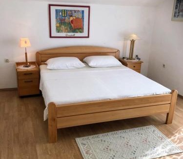Jesenice Apartment | Villa Maria