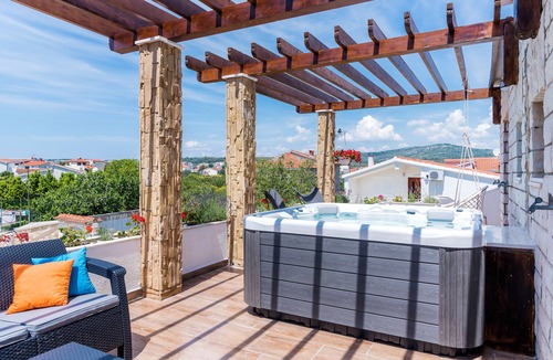 Rogoznica Villa | Villa Maria- Luxury holiday house with pool & whirlpool