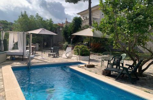Olesa de Bonesvalls Ski Chalet | Villa Maria Mercedes