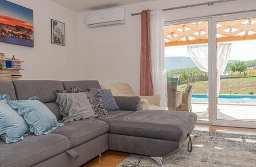 Ruzic Villa | Villa Maria with Outdoor Pool