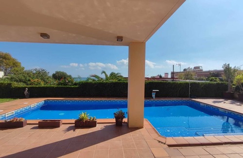 Alcanar Villa | Villa Maricel, in front of the sea with pool