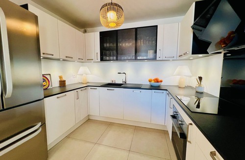 Le Grau-Du-Roi Apartment | Villa Marie 1 - Superbe appartement climatisé 2 chambres Vue Mer