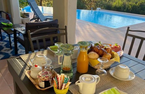 Les Esterets du Lac Bed & Breakfast | VILLA MARILIS