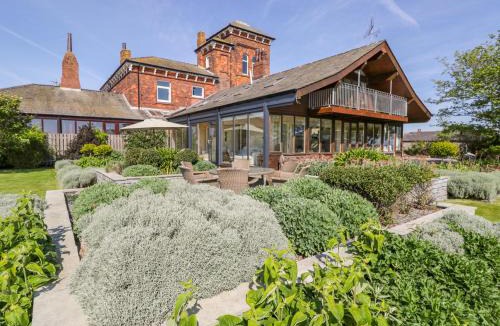 Barrow-in-Furness House | Villa Marina