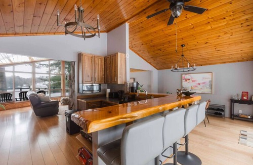 Bala House | Villa Marina Haven|BBQ|Firepit|Waterfront|Cozy