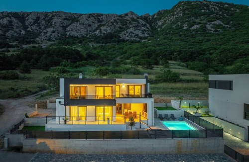 Draga Bascanska Villa | Villa Marina with a Pool