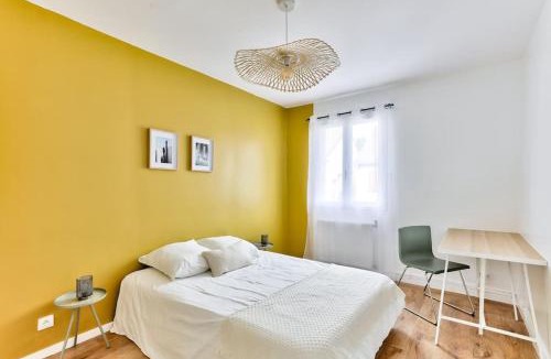 Epinay-sur-Seine House | Villa Marne - Parking Gratuit - 15mn Paris - 5mn à pied Gare Epinay Villetaneuse - Terrasse - Jardin - De 1 à 10 personnes - Stade de France - Casino d'Enghien - Hippodrome, Université