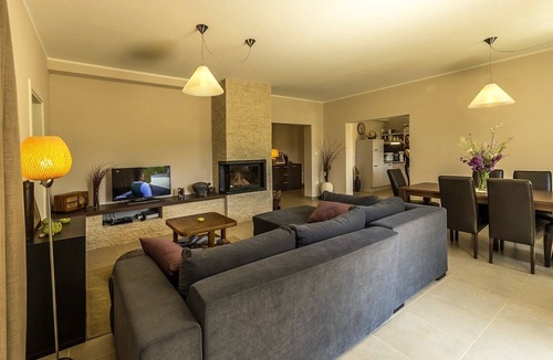 Brajkovici Villa | Villa Marten with Fenced Garden and Private Infinity Pool