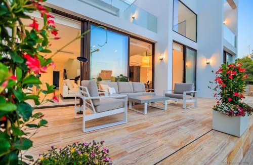 Lo Rufete Villa | Villa Martin Stone- Las Colinas Golf Country