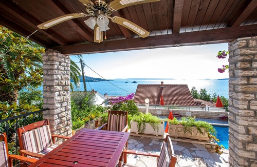 Seget Vranjica Villa | Villa Masha is a detached house, very finely accommodating 6 to 7 persons